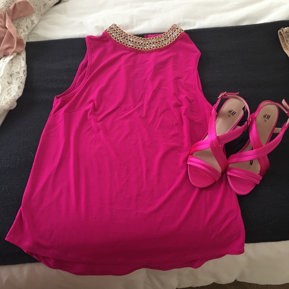 Fuschia pink top with rhinestones. NWOT. Small